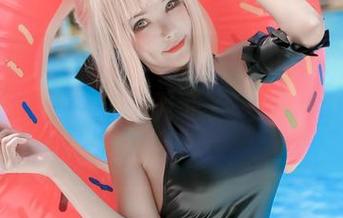 Kitkat Cosplay和她的阿尔托莉雅Alter泳装,感觉亲眼见证了一次奇迹的发生!