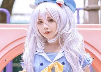 在Sayo Momo的公共澡堂特写下，光线就像我洗澡时的情绪，飘忽不定！