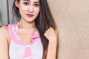 TouTiao头条女神 – 郭美美的这张“空姐制服”图片，就像她自己，让人也是一头雾水。