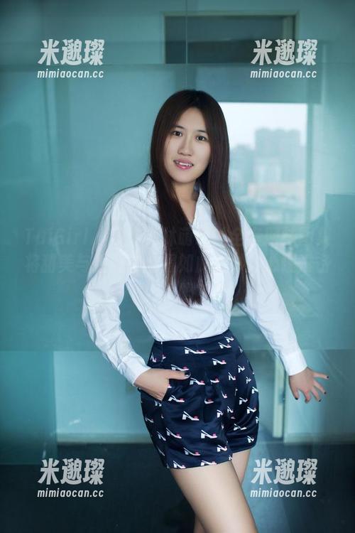 TuiGirl - 没想到林萌萌的全套网袜图集将甜美与性感融合得如此微妙，心理准备好了吗？