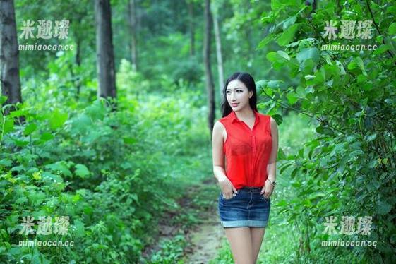 TuiGirl推女郎 - 李七喜与红裙擦出火花，想看吗？这个图包或许会让你怀念青春的日子。
