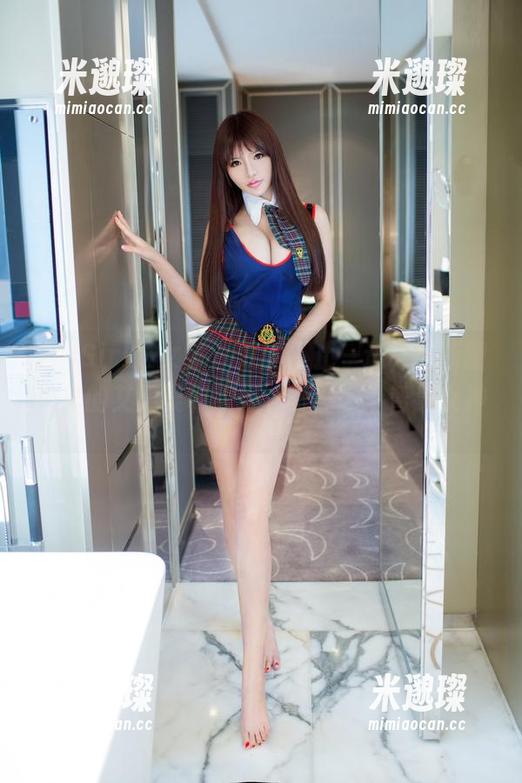TuiGirl推女郎-艾栗栗 TuiGirl推女郎 - 靓丽不止一边,最新图包里的艾栗栗和眼镜,俨然一个智慧女神。