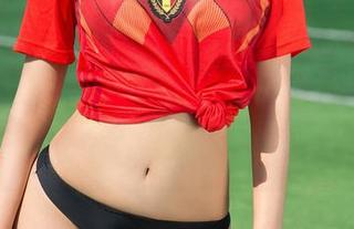 UGirls尤果网 – 高清图片：在张雪馨的浴室，每次洗澡都像是在拍杂志封面。魔力水龙头？
