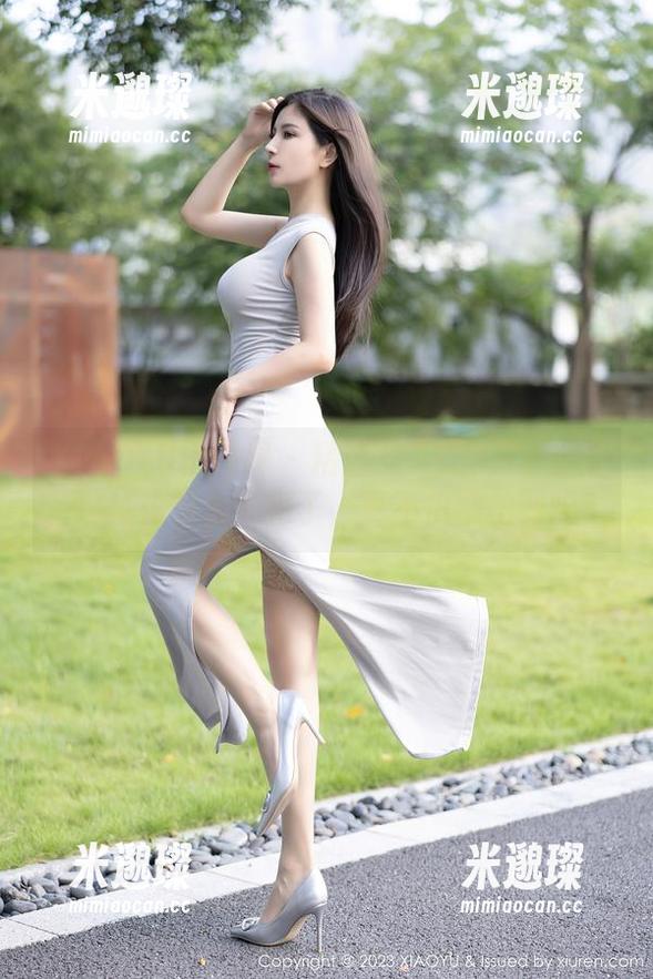 XIAOYU语画界 - 精选允儿Claire温柔，这位也是太会摆了，真不怕被拍到吗？
