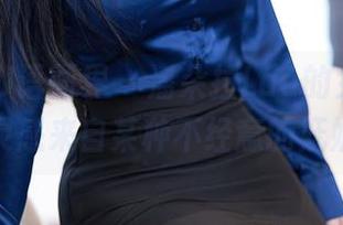 XIAOYU语画界 – 潘朵拉Laa的女仆，这壁纸灵感来自某种不经意的妩媚啊。