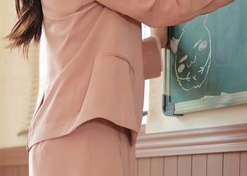 Xiuren秀人网 – 确定要更新新图片吗？Elise谭晓彤的少女气质又要让人心乱如麻了吧。
