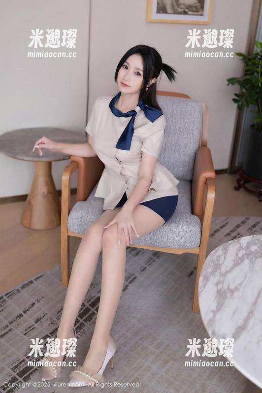Xiuren秀人网 - 在线上“周慕汐baby”的校服写真，像不像刚从校园里跑出来的小淘气？