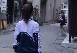 Xiuren秀人网 – 跟奶芙乔乔的旅拍跑一趟，美图与资源的结合让我恍惚了好几秒。