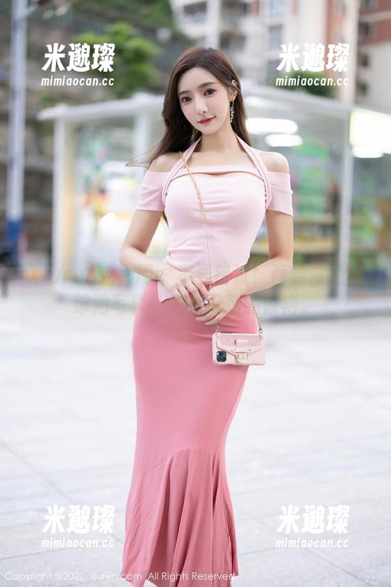 Xiuren秀人网-西希白兔 Xiuren秀人网 - 不要错过!西希白兔的泳池写真,毫不费劲的惊艳。