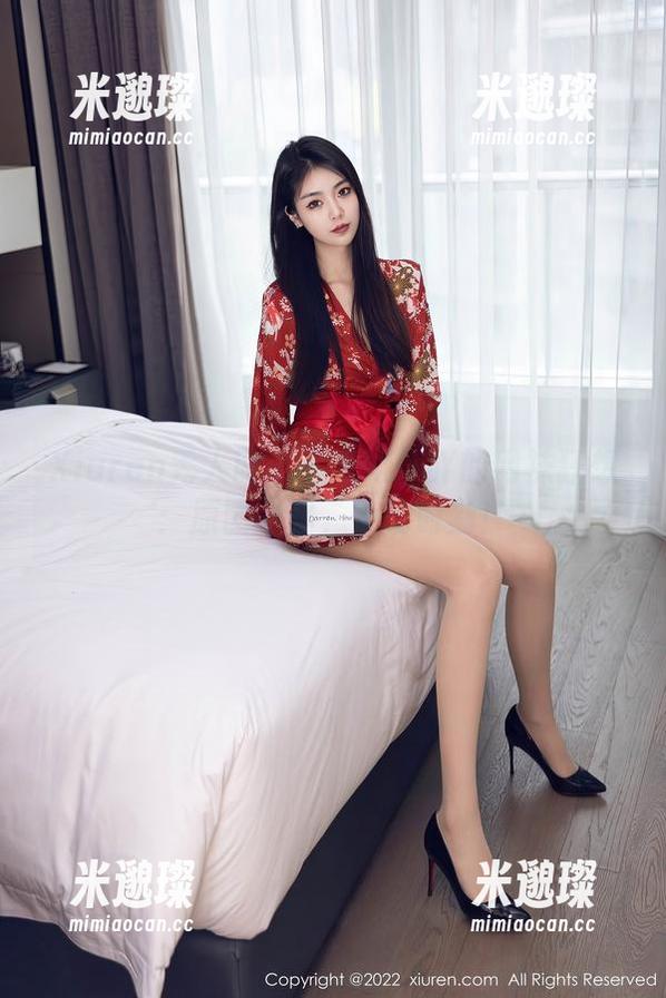 Xiuren秀人网-金BABY吖 Xiuren秀人网 - 金BABY吖的网袜狂想:原图一出,心动时刻!