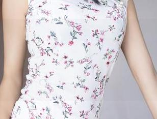 Xiuren秀人网 – 陈小喵护士系列写真，私拍里有个医疗小药箱，药方可能是心思吧？