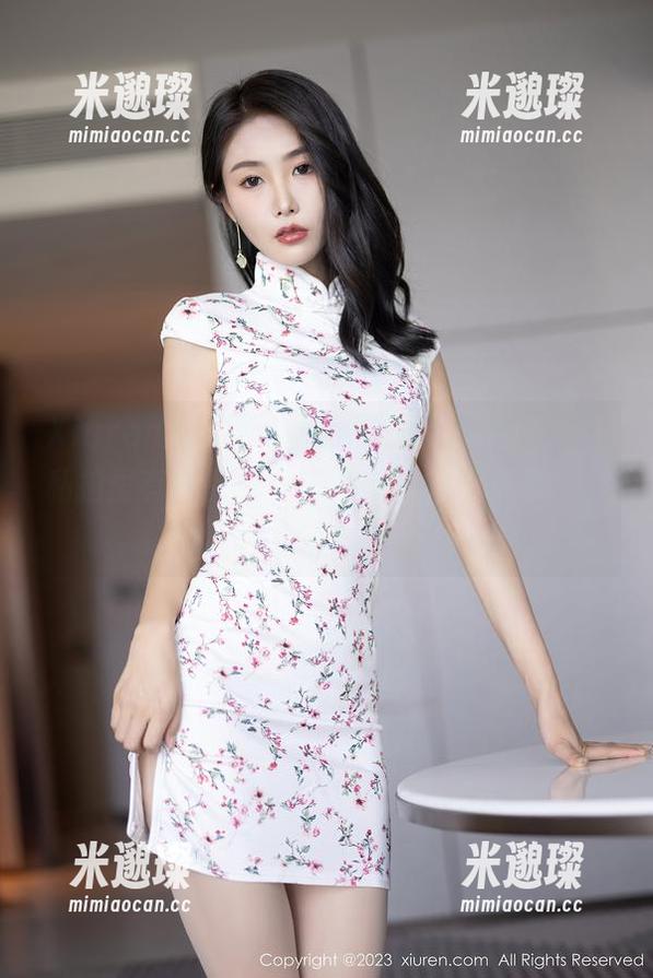 Xiuren秀人网-陈小喵 Xiuren秀人网 - 陈小喵护士系列写真,私拍里有个医疗小药箱,药方可能是心思吧?
