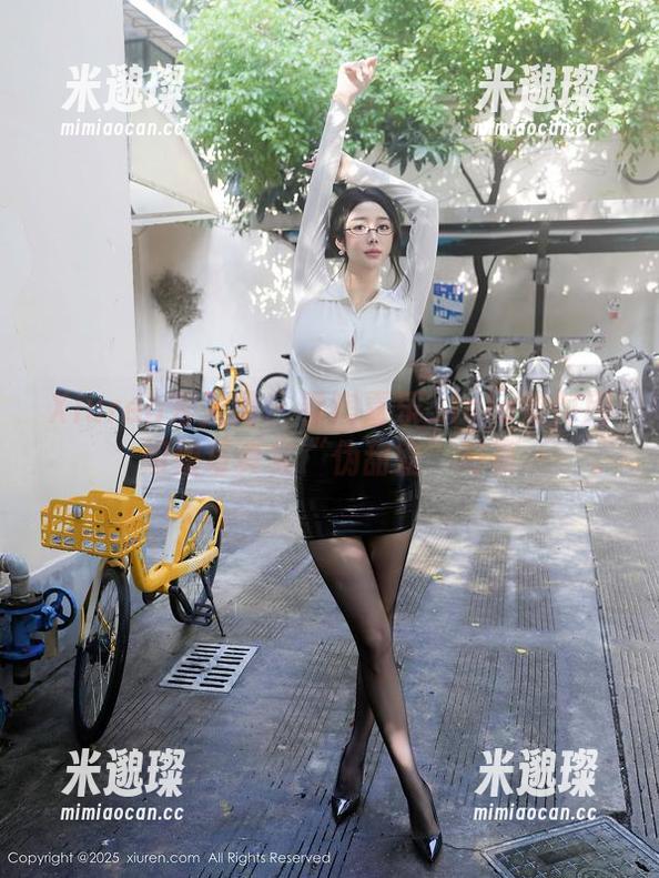 Xiuren秀人网 - 看陶喜乐_lele如何用姐姐写真实“伪甜蜜”写真
