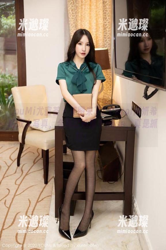 YouMi尤蜜荟-Carol周妍希 YouMi尤蜜荟 - 美图来了!Carol周妍希的双人写真,合照时她那个pose,真是抓狂!