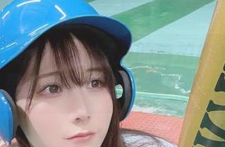 听说けん研(けんけん)的自拍作品很有意思，快来看这张图片吧。