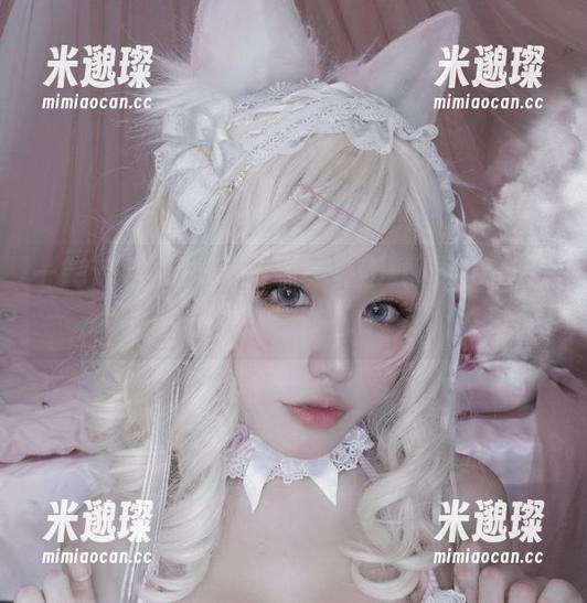 一笑芳香沁的DX写真，要不就看一眼，我保证不会喊出“偶像！”