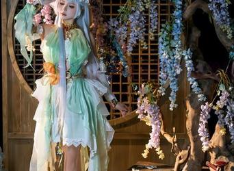 校服+COS=七月喵子秋冬季节的绝妙搭配！