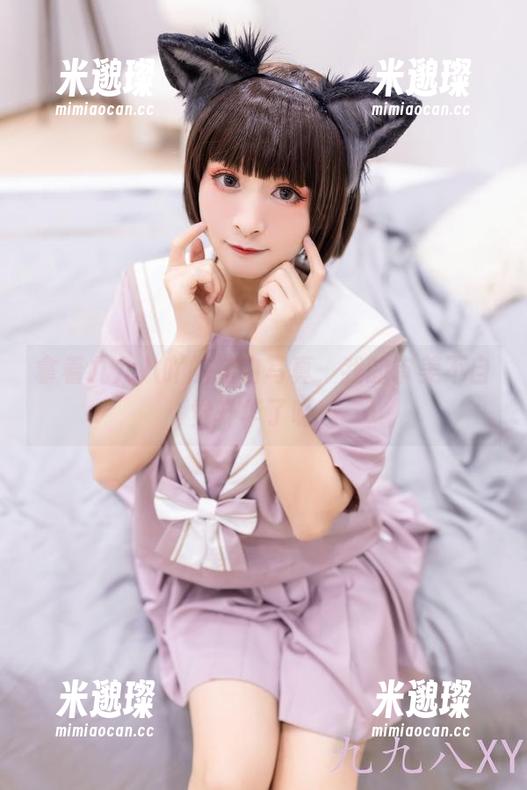 九九八吖 拿着九九八吖的纯白写真,我的审美不自觉升华了呀…