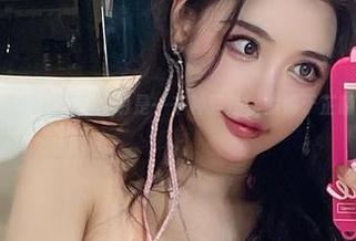 微密圈 – 一套高清礼服，明明是一千种穿法，偏偏于芷晴就能拿下所有。