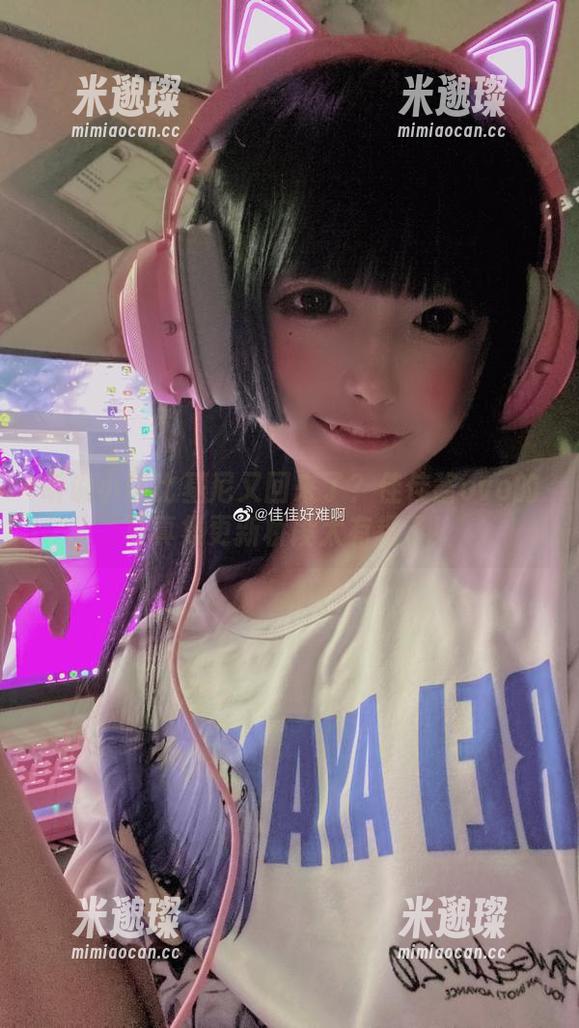 听说小熊比基尼又回来了？佳佳酱ovo的写真集更新桥段太有趣了！