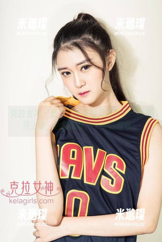 克拉女神 - 忆之在教室的美图秀——就算没上课，也能收获一个美丽图包！