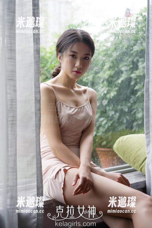 克拉女神 - 在图库里重拾景亦的皮衣，未能预料的风格—太有趣了！