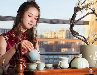 克拉女神 – 迫不及待想看颖儿的短裙图包，随便你喜欢，免费拿去。