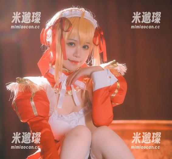 高清写真集：千反田鹿子与路人女主英梨梨的皮衣奇遇记，哈哈，好像穿越到了动画里。