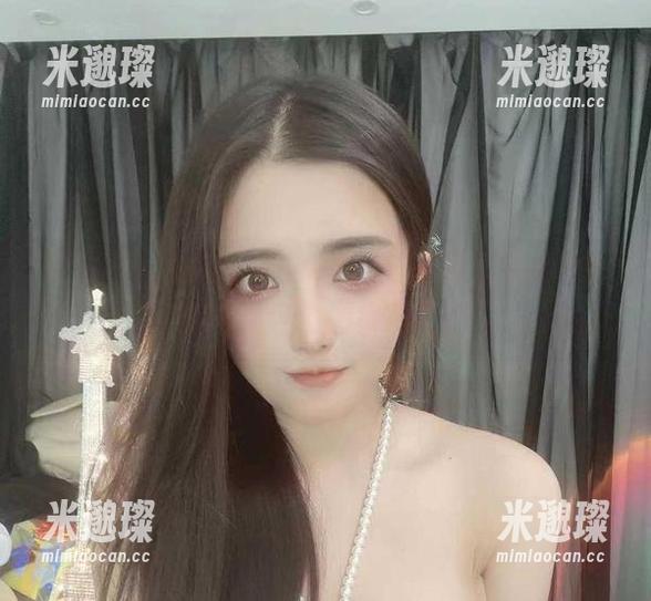 微密圈 - 古阿扎的连体衣，在无圣光中优雅地打着哈哈，图集亮了！