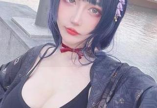 破解无圣光的平庸，啾小妍Deer的连体衣完美展现出个性