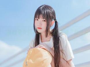 喵糖映画 – 高雄兔女郎写真：蠢沫沫的“雅俗共赏”之旅