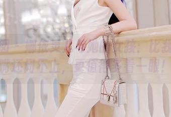 嗲囡囡 – 娜依灵儿与她的女孩：比我这张嘴还闭不上，更值得多看一眼！