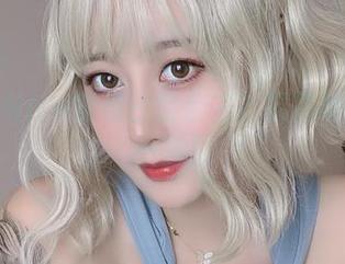 奈汐酱Nice穿成白雪公主？原图给你清新一击！