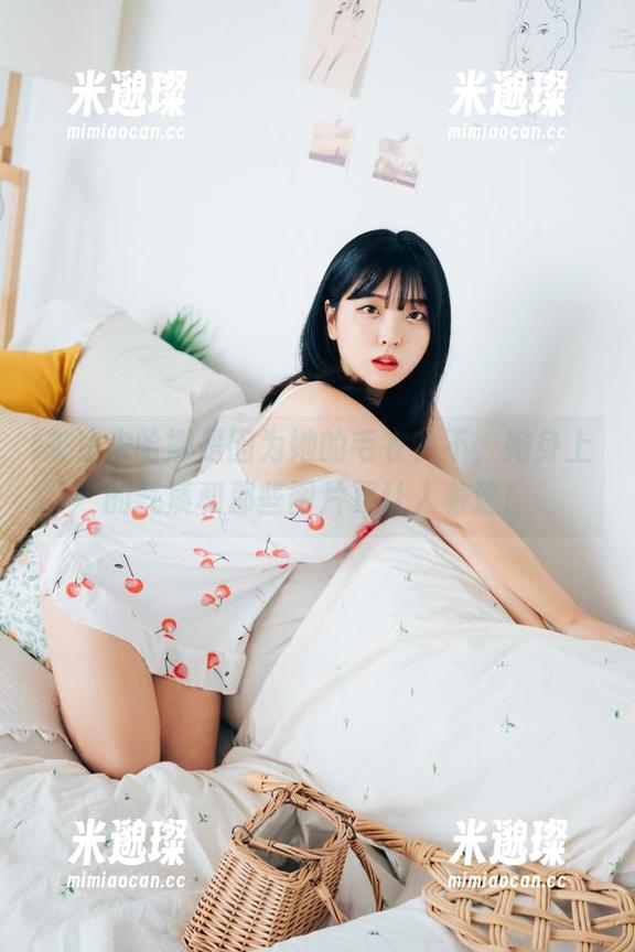 宋哈娜 关注宋哈娜是因为她的毛衣?不,她身上的气质和那些图片更让人着迷!