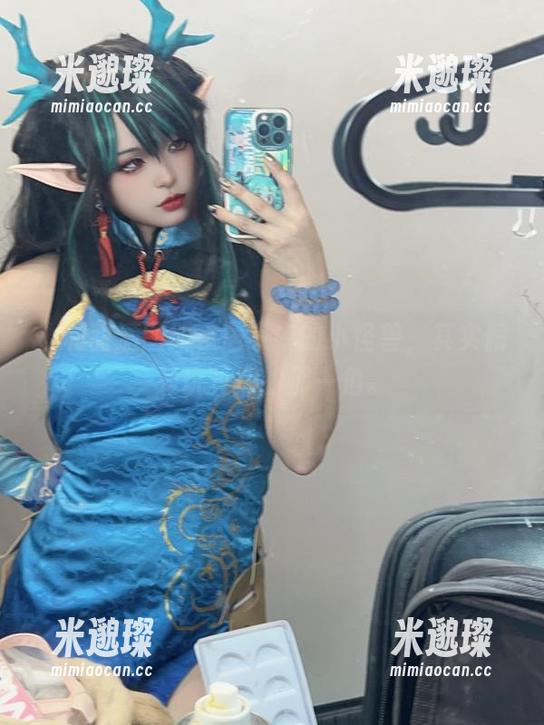 小和甜酒图册，居家中的小怪兽，其实偏爱玩具店的那一角。