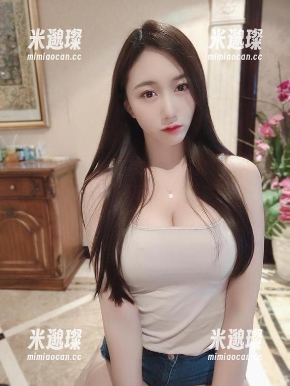微密圈 - 跨过小玉吃果冻的写真图册，心想着……这“天花板”究竟还能再高一些吗？