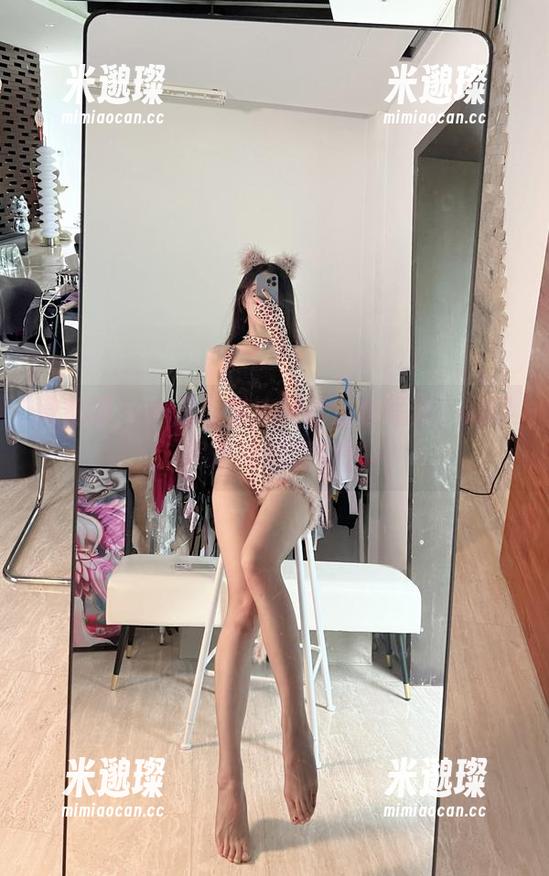 小玉吃果冻 微密圈 - 小玉吃果冻豹纹全套写真,尾巴挥舞间尽显个性