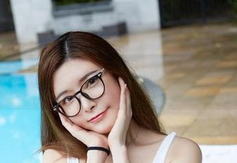 尤物馆 – 万圣节见鬼？陆萱萱Cecilia的定制写真真让人想多看几眼。