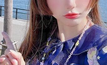彩芸_Nebula的作品集：从白到紫的贝壳渐变，想问问这颜色对命理有没有影响？