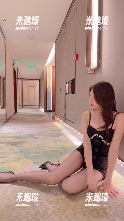 徐莉芝 微密圈 - 在线欣赏,徐莉芝的蓝色妖姬好像在说:“看我,没事别想太多!”