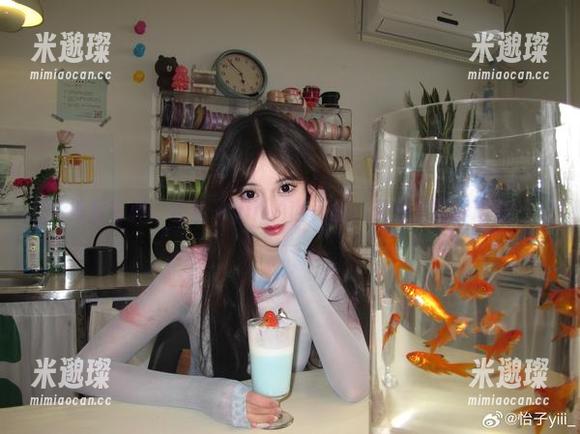 美足写真：在怡子yiii的世界里，无圣光同样精彩