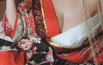 不需要圣光的无颜小天使wy和服，简单直接让人脸红。