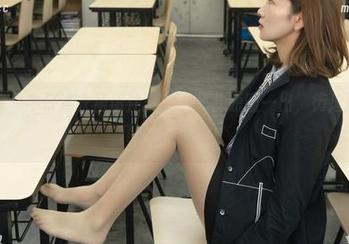 梦丝女神 – 牛仔连衣裙请注意！小允儿原图一出，街边路人的心几乎停了半拍！