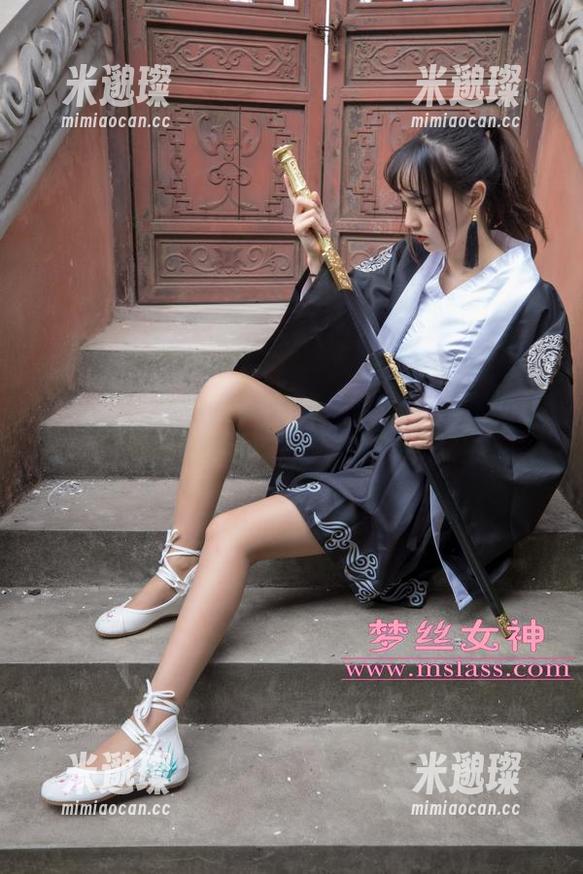 梦丝女神 - 花月舞：穿婚纱的不只是女人，免费的图册里还有心事
