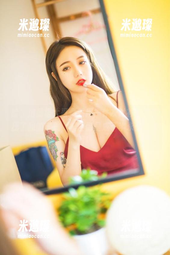 哈，洛丽塔大哥竟然用一件灰衬衫稳稳碾压了我的审美，美图倒是成了半永久的套图！