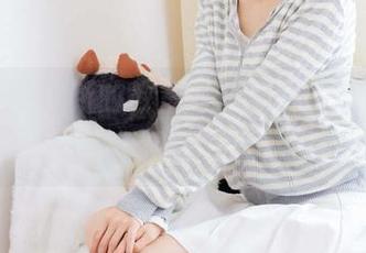物恋传媒 – 新的教室写真集来了，婷婷不仅仅是在解题！