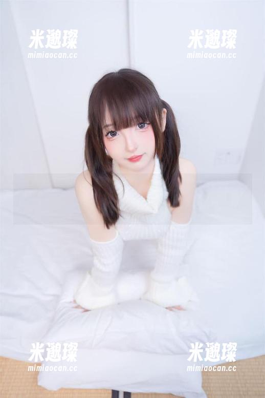 神楽坂真冬的毅力与风格，职业装图片更新值得你点赞或翻白眼！
