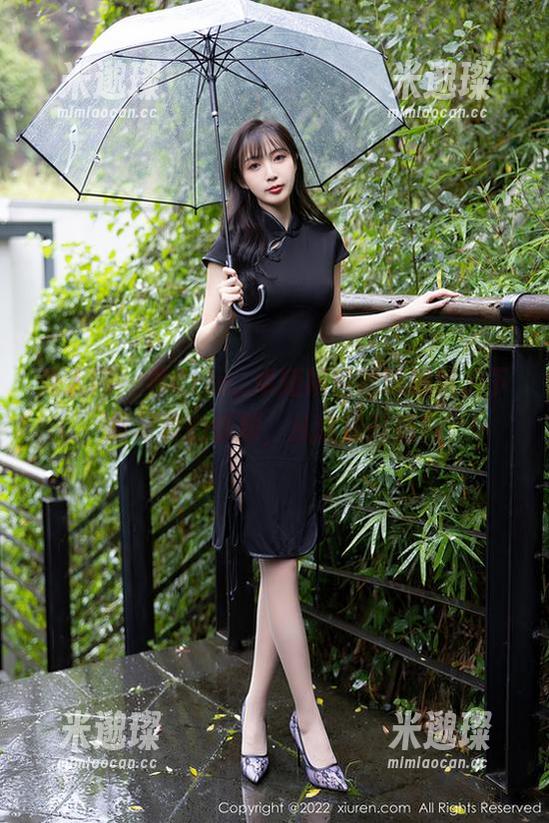 秀人网 - 看Cris_卓娅祺轻松玩眼镜，下载写真的乐趣，从这里开始！