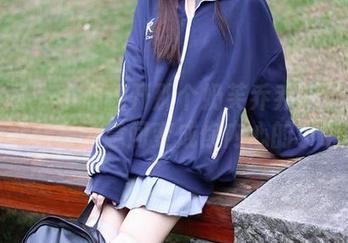 秀人网 – 小心翻开那个奶芙乔乔的御姐网盘，可能会无意间变成你内心的小确幸。