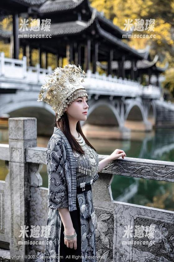 秀人网-娜露selena 秀人网 - 跑到娜露selena的浴室,高清资源就在水雾中若隐若现!